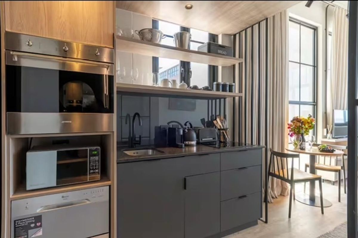 97% Airbnb Occupancy | Fully Furnished | Prime Zonnebloem Investment - Photo 3