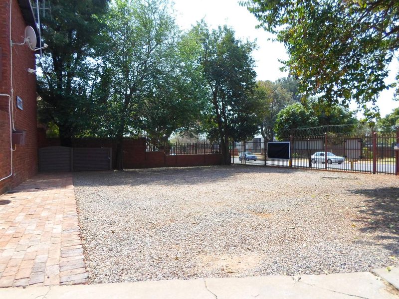 2 BEDROOM DUPLEX TO RENT IN DORANDIA - Photo 3