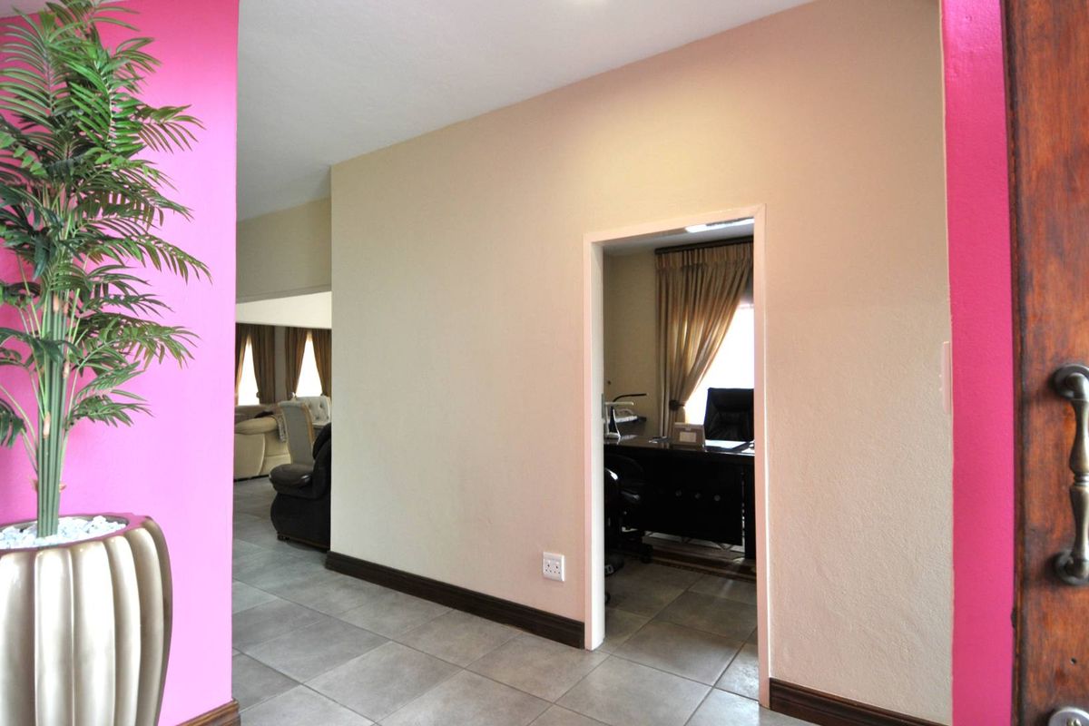 A Prime Rental in Willow Acres Estate - Photo 4