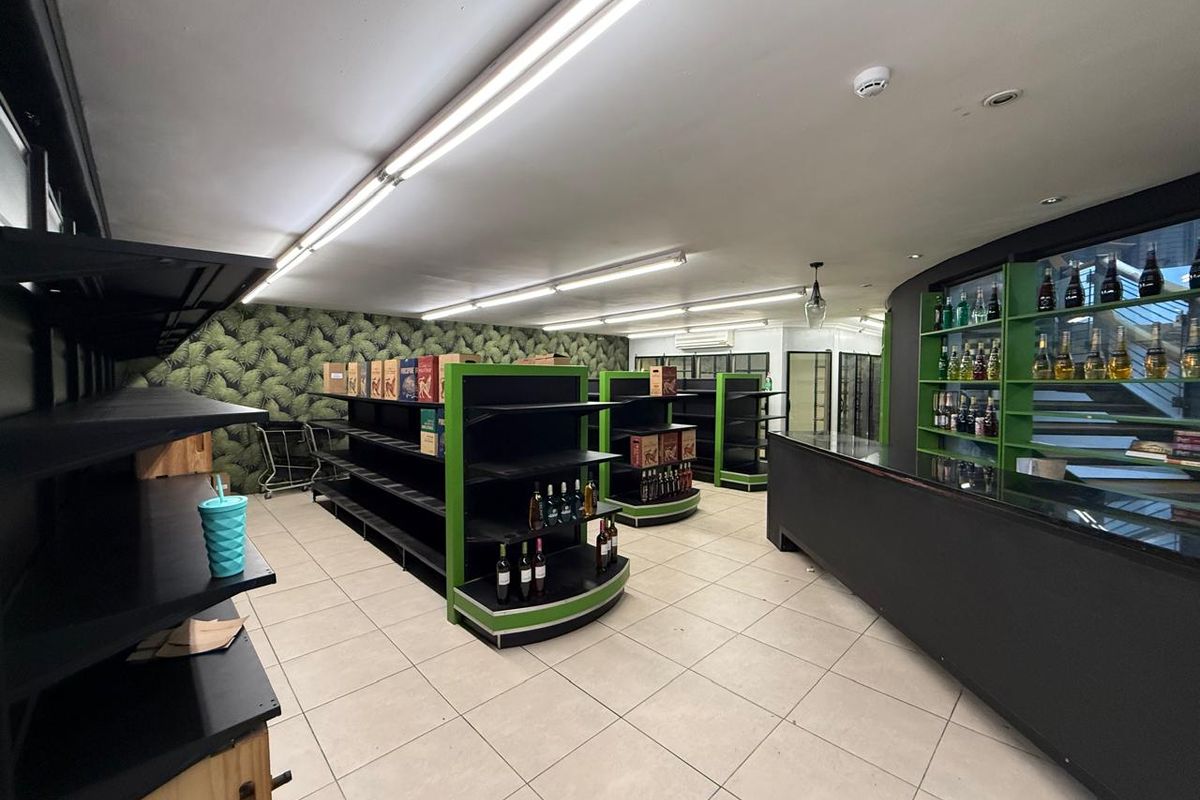 Prime Liquor Store Opportunity in The Parks Shopping Center, Parkwood - Photo 4