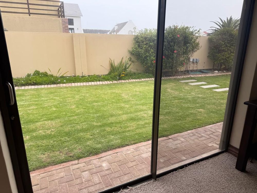 sliding door from bedroom 4