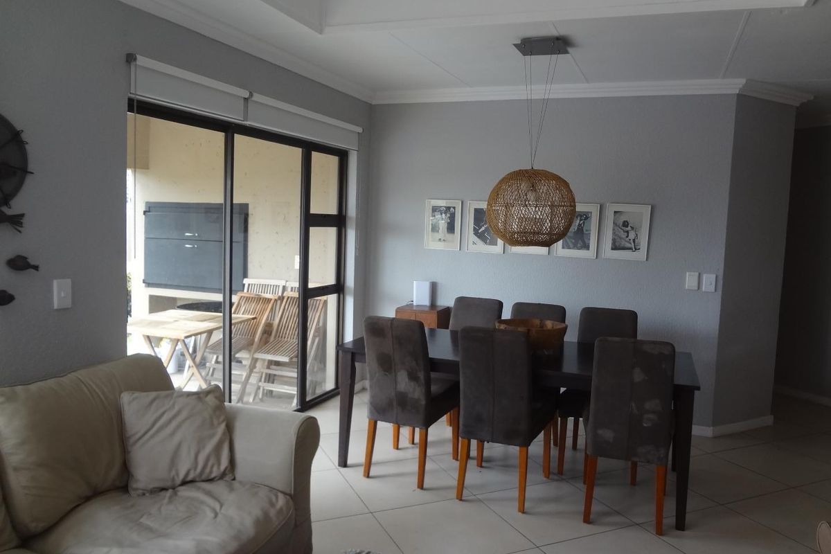 Stylish & Secure Spacious 3 Bedroom Townhouse - Photo 4