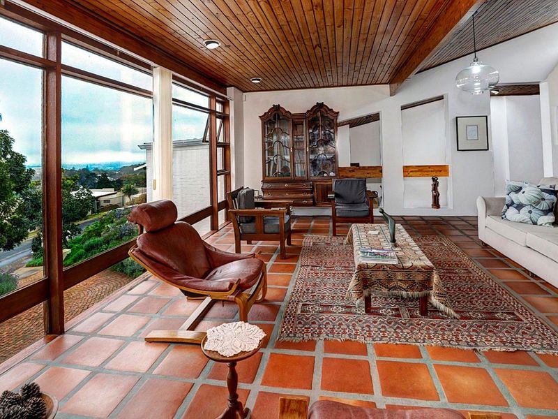 Surround yourself with character and style! - Photo 10