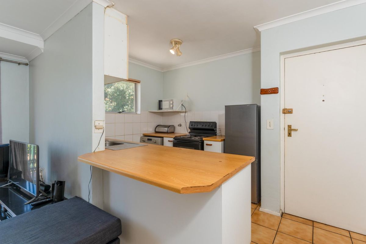 Excellent Financials | 3 Bedroom | Investors Dream | Air Bnb Friendly - Photo 3