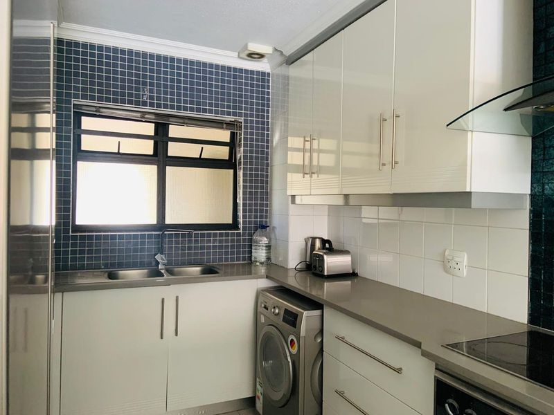 Luxury Two-Bedroom Apartment for Rent - Photo 7