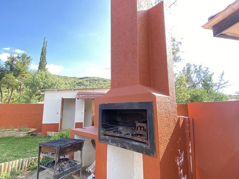 Fully Equipped Guesthouse | 16 Rooms | 2,000m2 Erf | Turn-Key & Fully Furnished - Photo 4