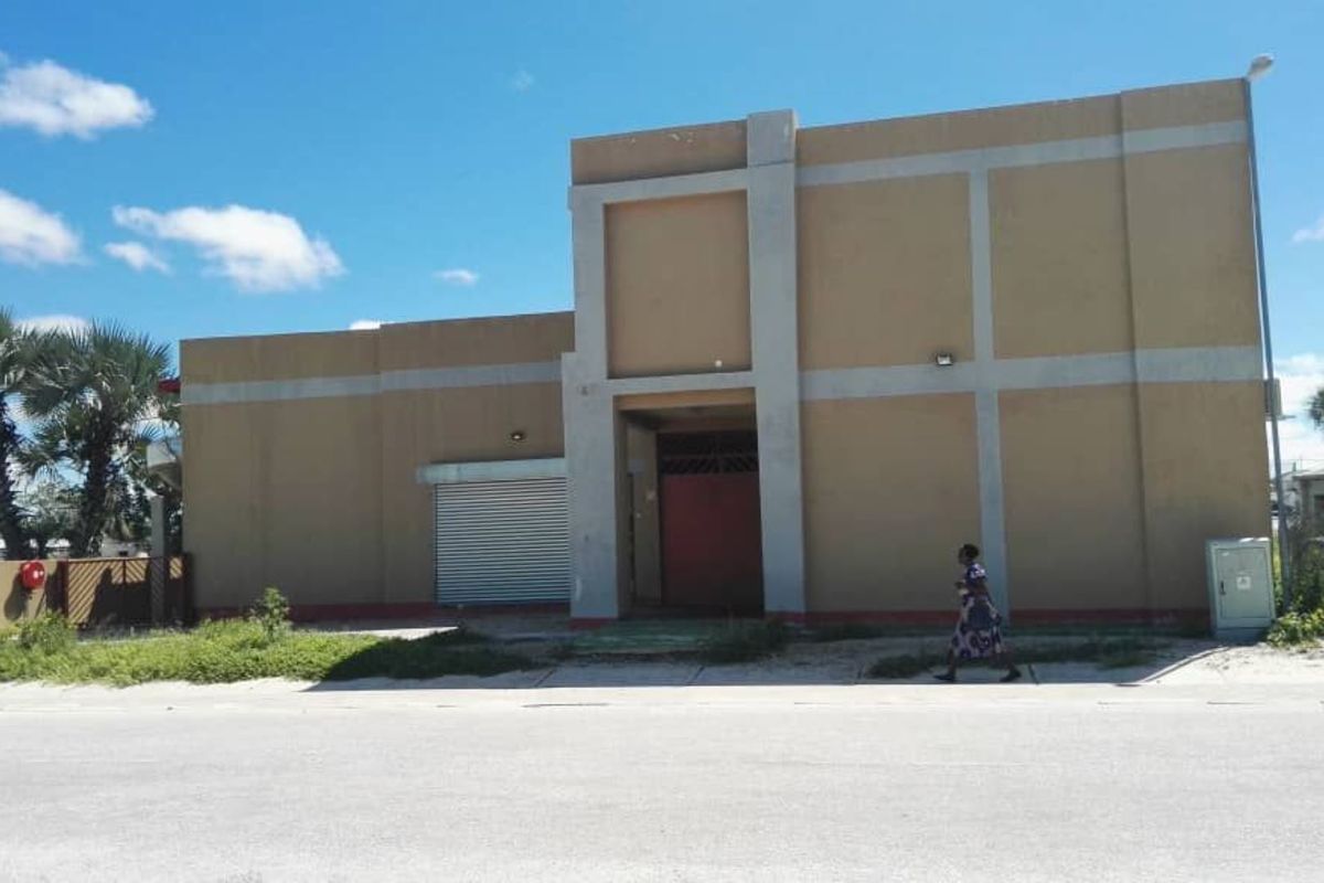 FOR SALE- WAREHOUSE IN OMUTHIYA, NAMIBIA - Photo 2