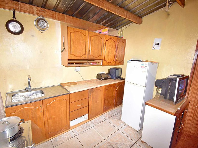 Starter Home - Photo 6