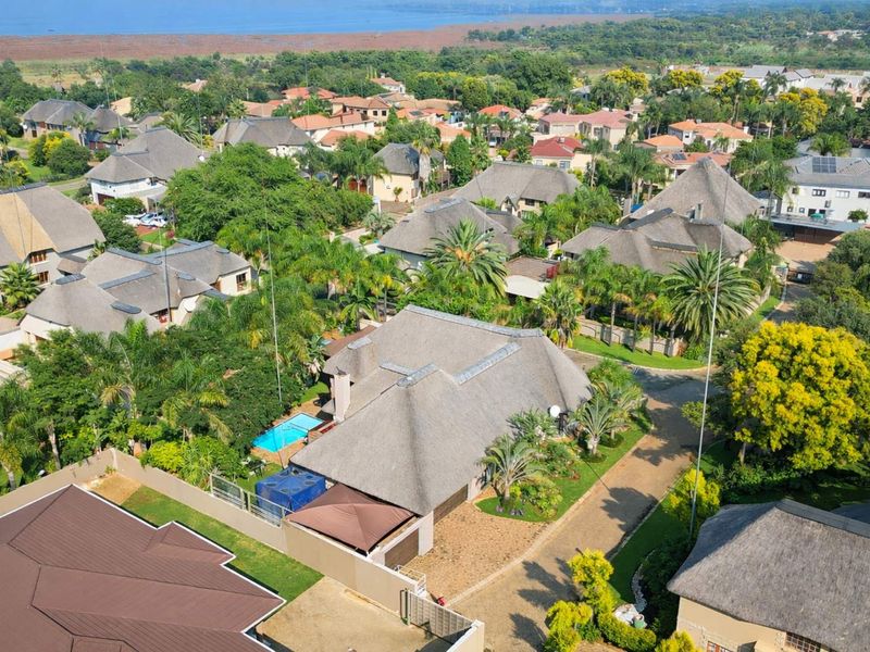 Dual Mandate Property: Exceptional Family Home with Prime Features - Photo 3