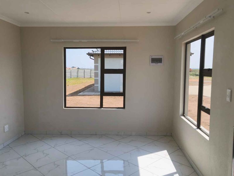 OWN YOUR BRAND NEW FULL TITLE HOME FROM AS LITTLE AS R7 500PM - Photo 3