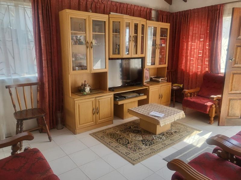 For Sale First Time on the Market! Step less Home in the Heart of Shallcross - Photo 3