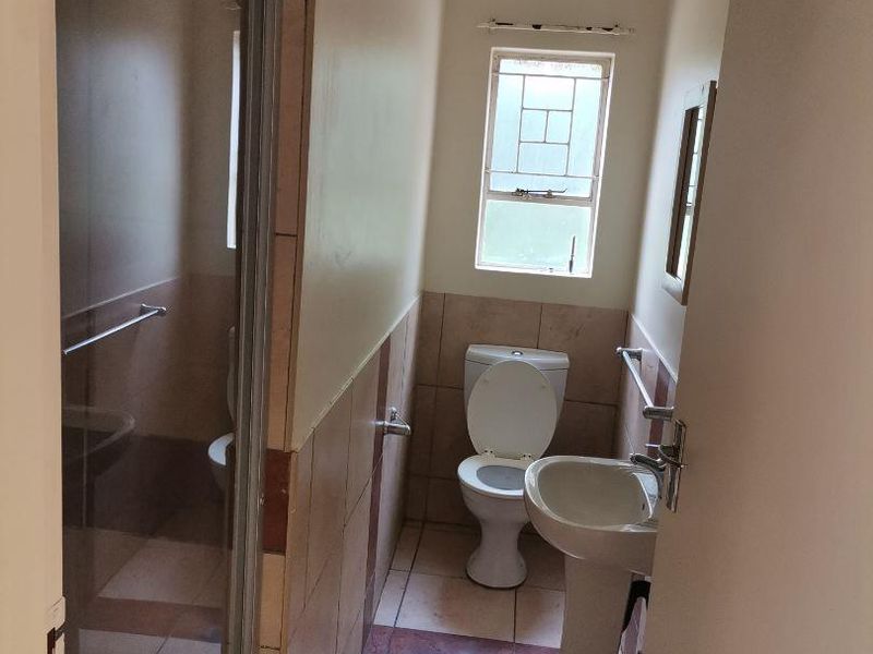 TWO BEDROOM APARTMENT IN VORNA VALLEY,MIDRAND -1 JULY 2026. - Photo 10