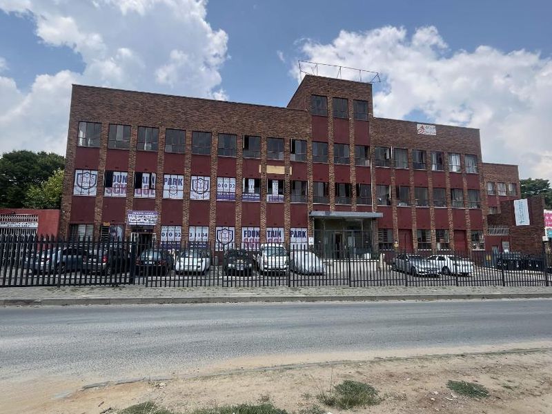 High-Yield Commercial Investment | Fountainbleau, Randburg – R12.5M - Photo 3