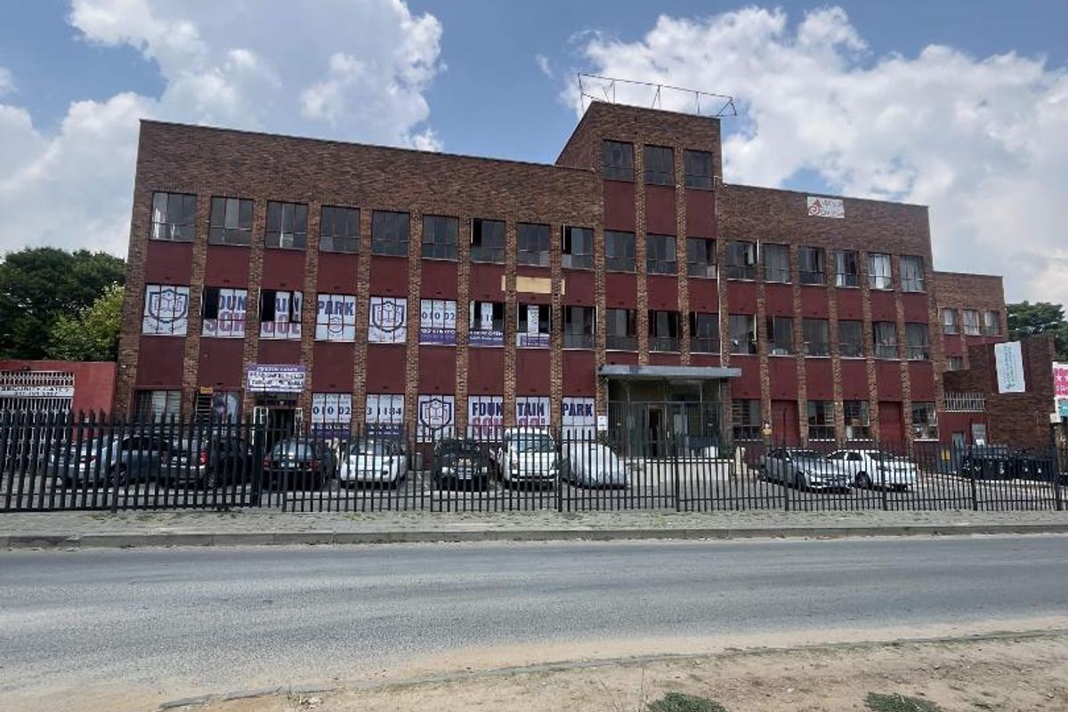 High-Yield Commercial Investment | Fountainbleau, Randburg – R12.5M - Photo 3