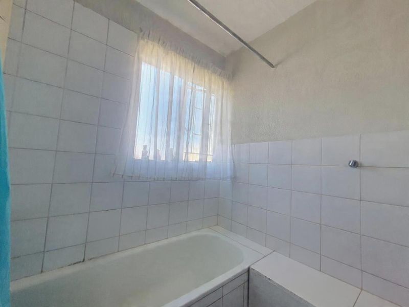 Townhouse - Investment Opportunity - Photo 7