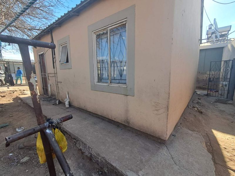 Charming 2 Bedroom House In Ivory Park. - Photo 2