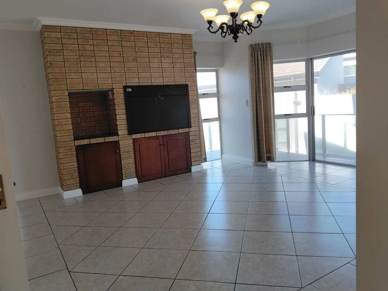 4 bedroom Family home - Photo 4