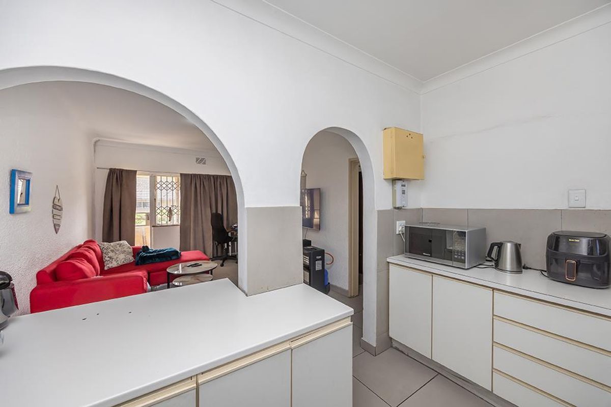 Modern 1 Bedroom Apartment with Balcony in Glenlily Parow - Photo 3