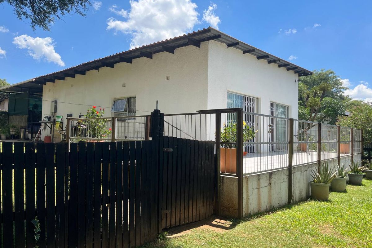 Unlock potential on 2.2ha. Ideal for lifestyle, multi-family living or business - Photo 2