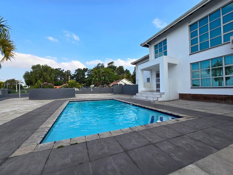 Distinguished Escombe Residence with Premium Amenities - Photo 2