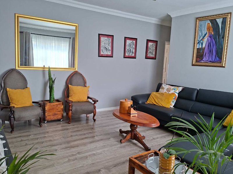 Beautiful home in secure estate - R1 650 000 - Photo 9