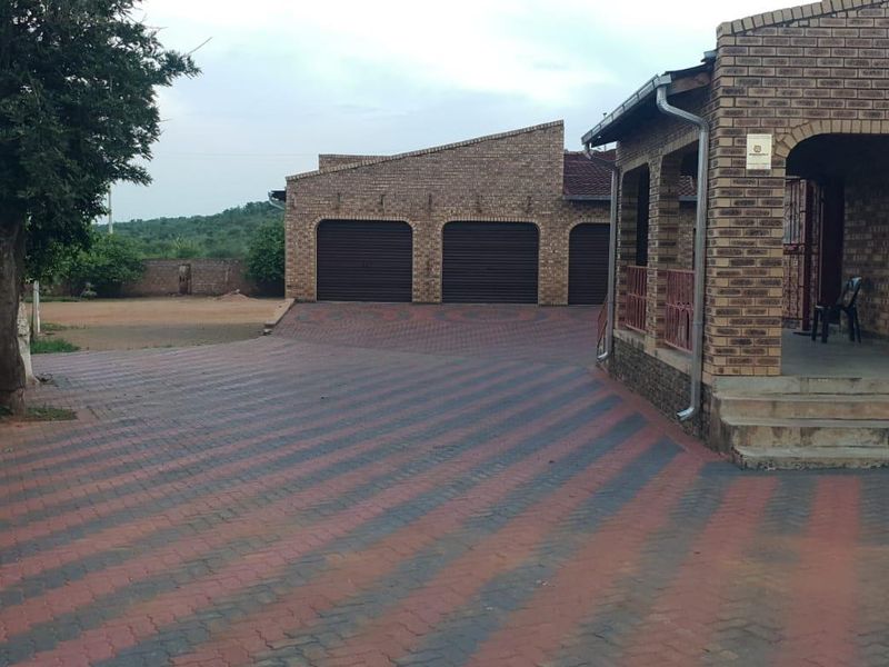 3 bedrooms house for sale in Soshanguve DD - Photo 3