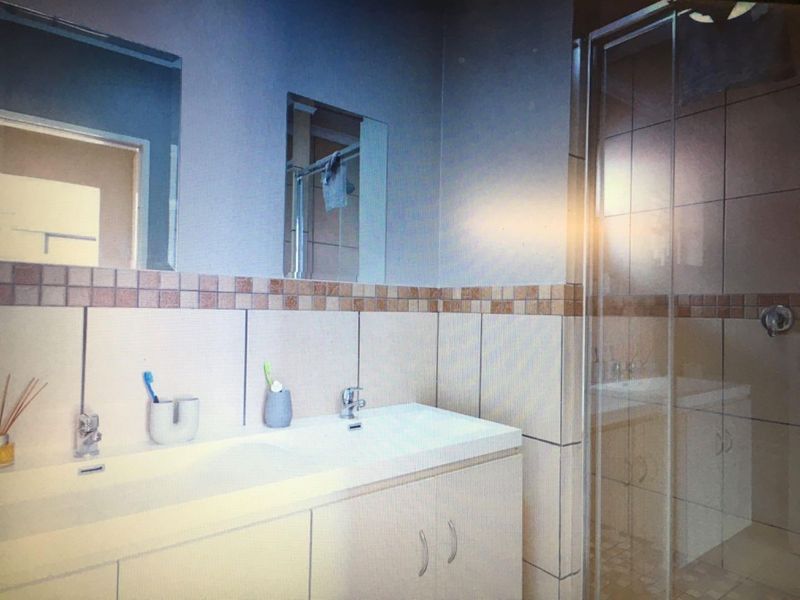 3 Bedroom ground floor unit - Photo 7