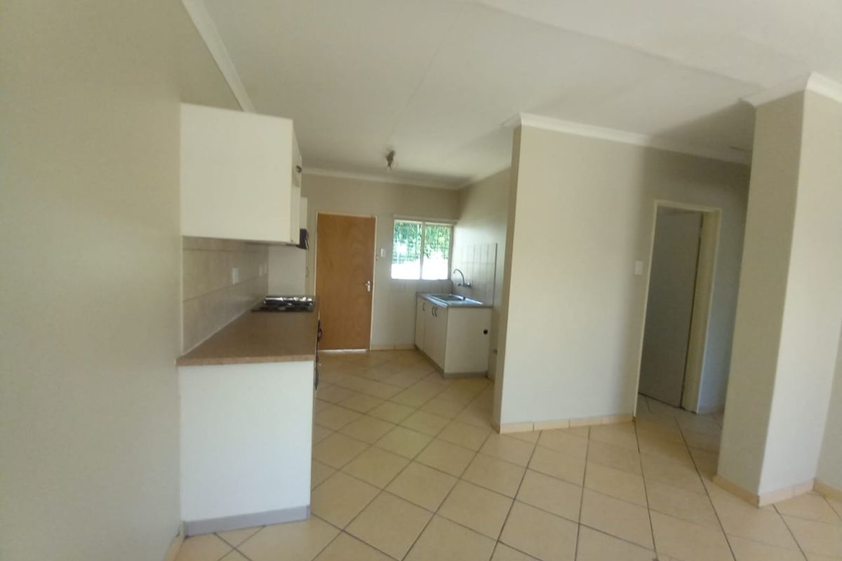 PIONIERSPARK EXT1 FOR SALE (TOWNHOUSE) - Photo 4