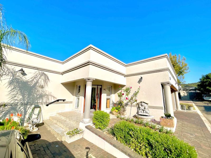 **3-Bedroom Single-Level House in Sandalwood Park, Die Wilgers – An Ideal Investment Opportunity - Easy to Renovate** - Photo 5