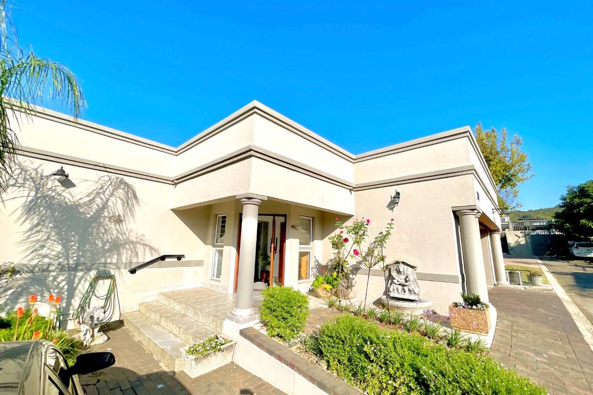 **3-Bedroom Single-Level House in Sandalwood Park, Die Wilgers – An Ideal Investment Opportunity - Easy to Renovate** - Photo 5