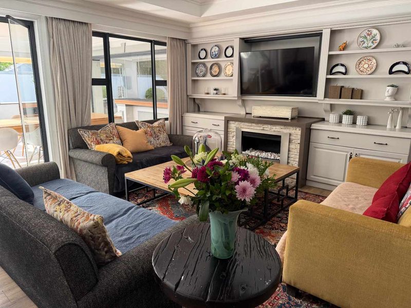 2 Bedroom Home in Constantia - Photo 8