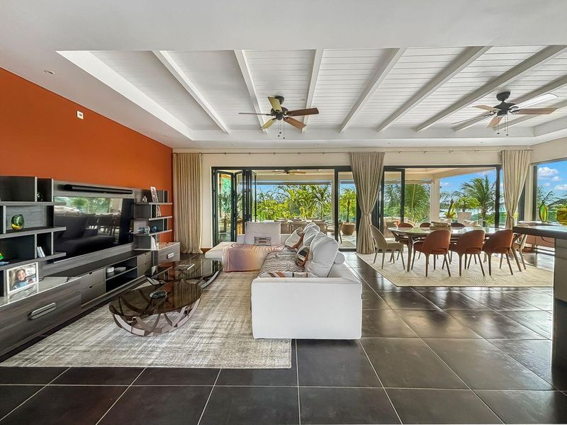 SPECTACULAR PENTHOUSE WITH PANORAMIC OCEAN & RIVER VIEWS - Photo 2