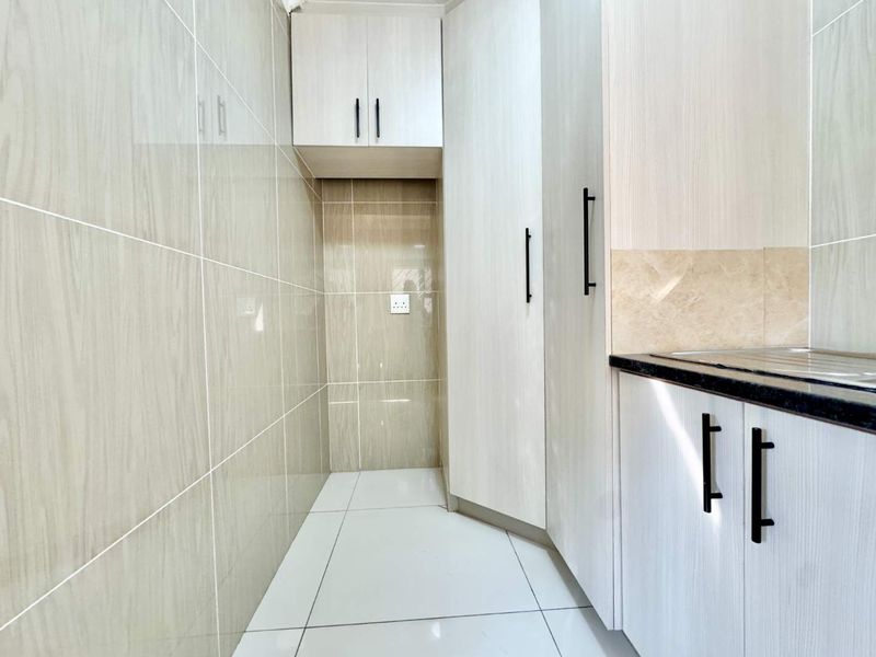 Hendra Estate - Stunning, Large Family Home For Rent In La Lucia - Photo 6