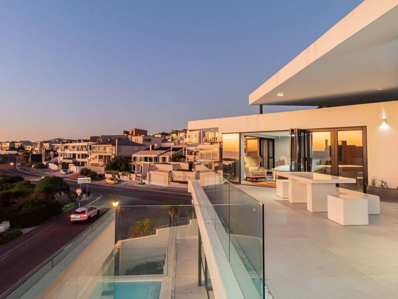 DESIGNED WITH DISTINCTION - Photo 5