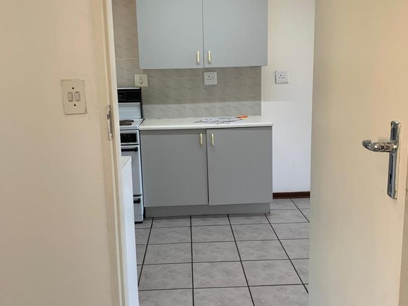 ** Welcome to your new home ** - Photo 7