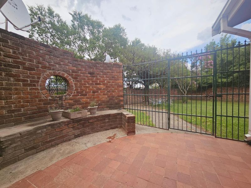 **Charming Facebrick Home with Income-Generating Flatlet** - Photo 2