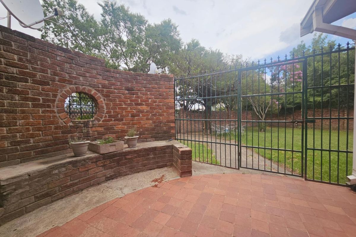 **Charming Facebrick Home with Income-Generating Flatlet** - Photo 2