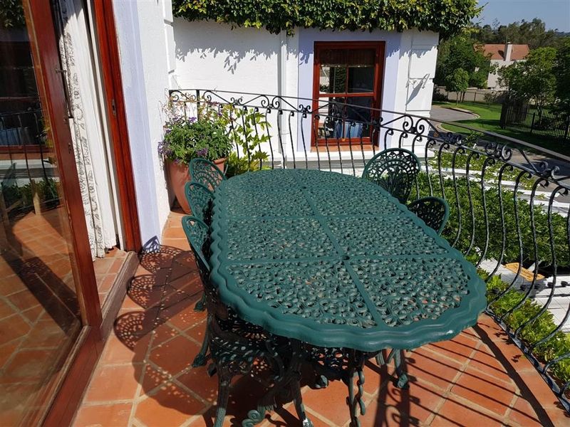 FURNISHED FIRST FLOOR COTTAGE - Photo 7