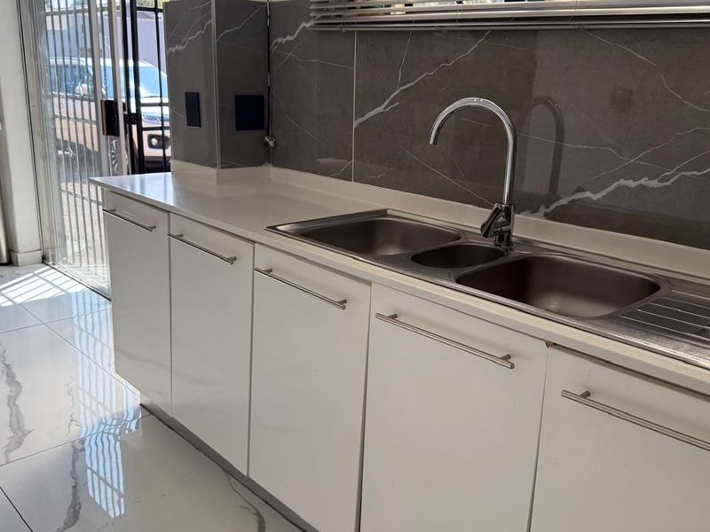 Lovely Home - Photo 8