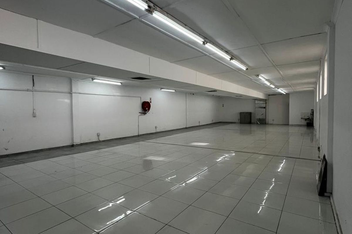 Unlock Business Potential in Our 200-250 sq.m Prime Location! - Photo 4