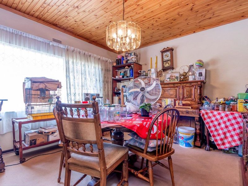 Charming Smallholding: Endless Possibilities for a 3 Bedroom Family Home - Photo 10