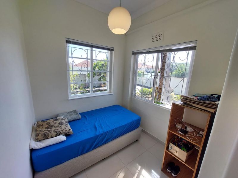 Spacious unfurnished 2-bedroom apartment To Let in Mowbray - Photo 8