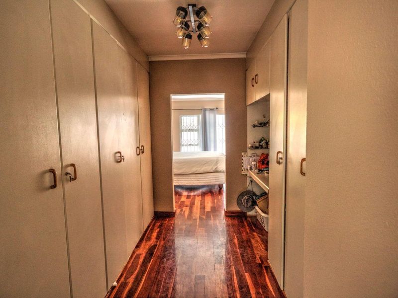 Luxury Family Living in Secure Glen Marais Estate - Photo 8