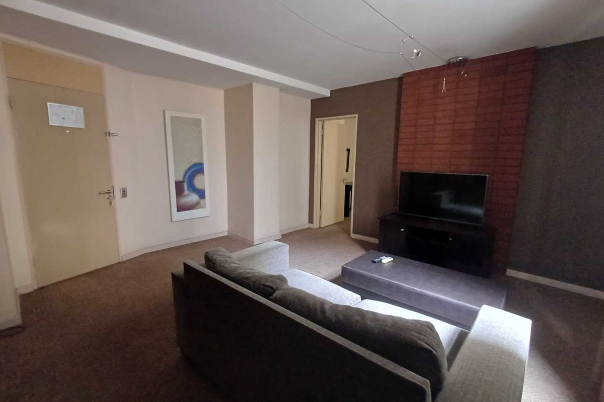213 Mapungubwe Hotel fully furnished with quality furniture and appliances - Photo 3