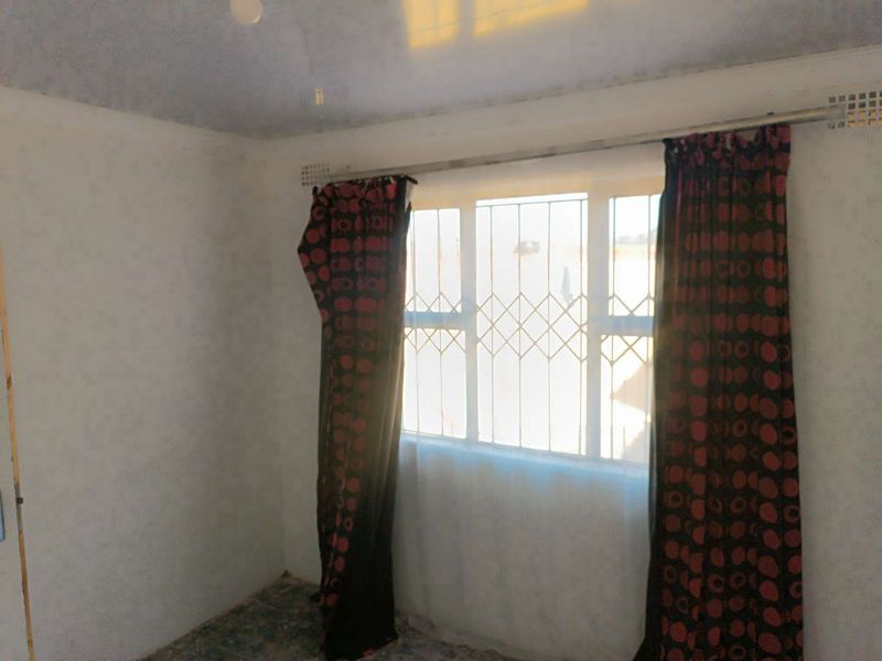 🏡 Renovated 2-Bedroom Home with Income-Generating 3-Bedroom Flatlet for Sale in Imbali Unit 2, Pietermaritzburg Dual Living, Rental Income & Exceptional Value - Photo 8