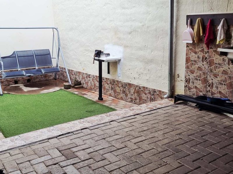 Cimbebasia 4 bedroom house - Photo 6