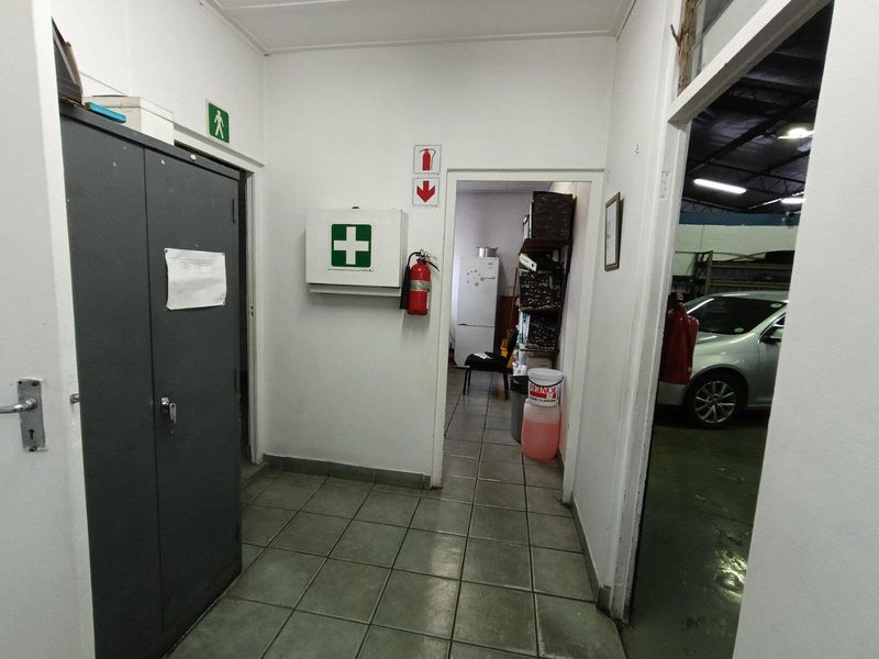 Standalone Industrial property - FOR SALE - Photo 8