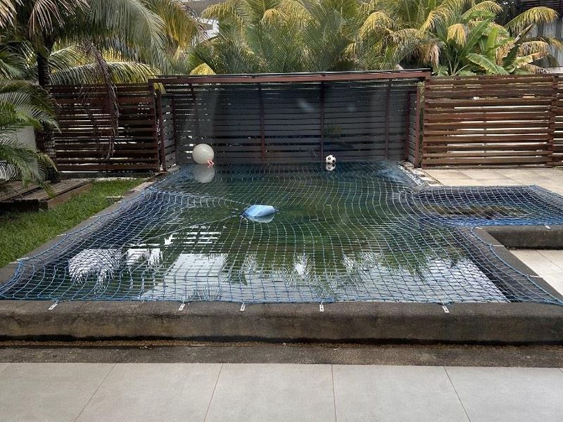 4-Bedroom Duplex Family Home with Swimming Pool - Photo 9