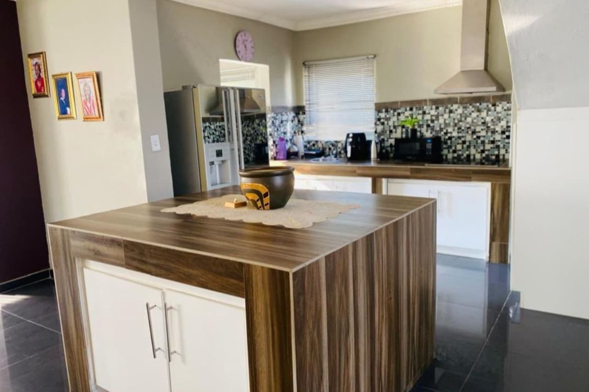 luxurious 6 bedrooms home for sale in Theresapark - Photo 5