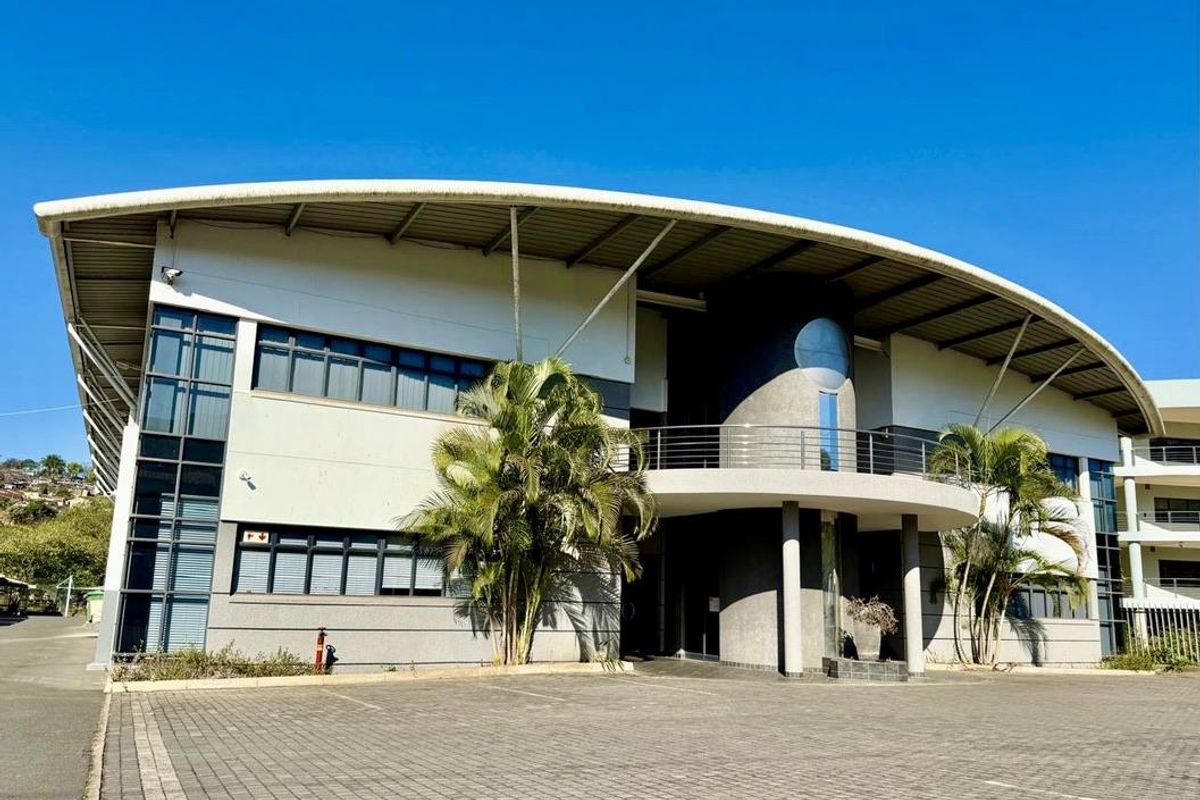 Hendra - Prime 410m2 Commercial Space in Prestigious Building – Versatile & Secure - Photo 2